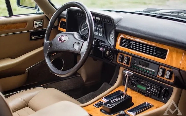 Jaguar XJS cena 99000 przebieg: 195000, rok produkcji 1989 z Olsztyn małe 407